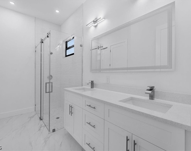 3226 Nw 41st Avenue - Photo Thumbnail 26