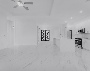 3226 Nw 41st Avenue - Photo Thumbnail 5