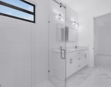3226 Nw 41st Avenue - Photo Thumbnail 30