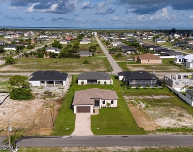 3226 Nw 41st Avenue - Photo Thumbnail 2