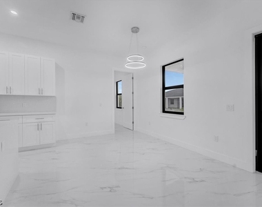 3226 Nw 41st Avenue - Photo Thumbnail 37
