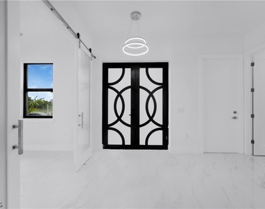 3226 Nw 41st Avenue - Photo Thumbnail 6