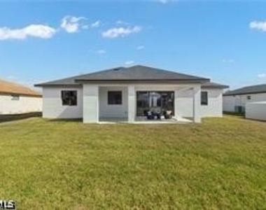 127 Chiquita Boulevard N - Photo Thumbnail 26