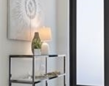 127 Chiquita Boulevard N - Photo Thumbnail 2