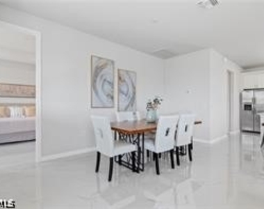 127 Chiquita Boulevard N - Photo Thumbnail 10