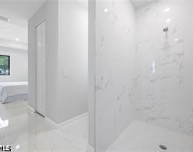 127 Chiquita Boulevard N - Photo Thumbnail 17