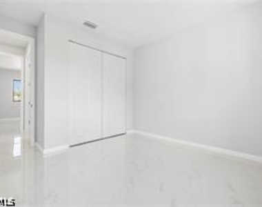 127 Chiquita Boulevard N - Photo Thumbnail 22