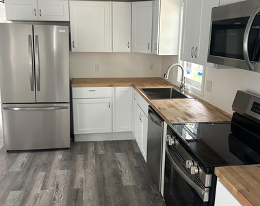 140 Carroll - Photo Thumbnail 5