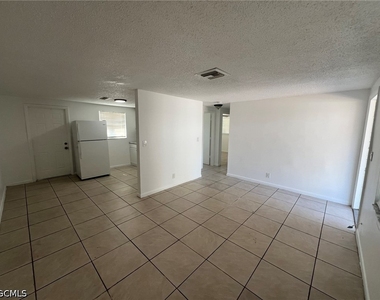 286-296 Lowell Avenue - Photo Thumbnail 11