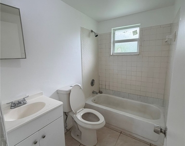 286-296 Lowell Avenue - Photo Thumbnail 3
