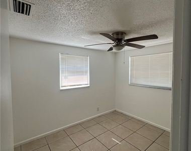 286-296 Lowell Avenue - Photo Thumbnail 12