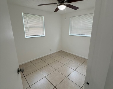 286-296 Lowell Avenue - Photo Thumbnail 4