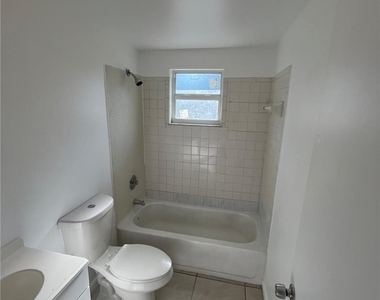 286-296 Lowell Avenue - Photo Thumbnail 18