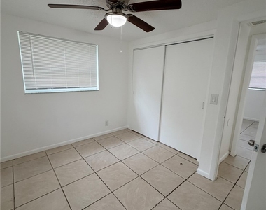 286-296 Lowell Avenue - Photo Thumbnail 5