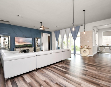 9526 Caddo Ridge Lane - Photo Thumbnail 9