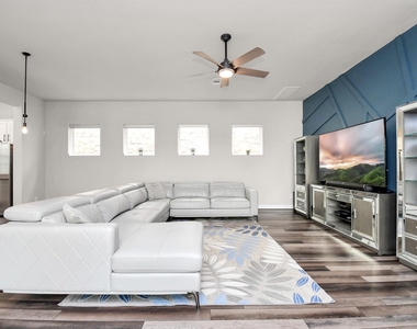 9526 Caddo Ridge Lane - Photo Thumbnail 6