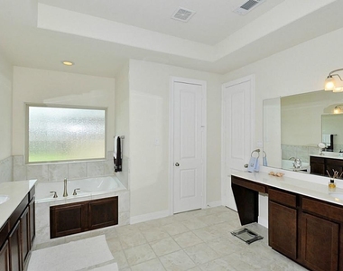13109 Wornington Court - Photo Thumbnail 11