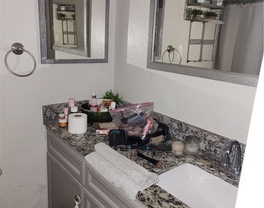 4513 Sw 8th Court - Photo Thumbnail 11