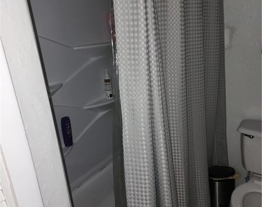 4513 Sw 8th Court - Photo Thumbnail 12