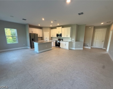 1030 Greenfield Street - Photo Thumbnail 11