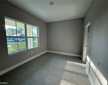 1030 Greenfield Street - Photo Thumbnail 17