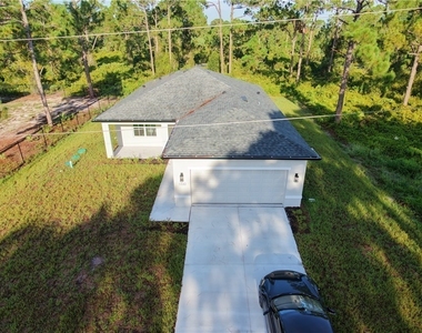 1030 Greenfield Street - Photo Thumbnail 2