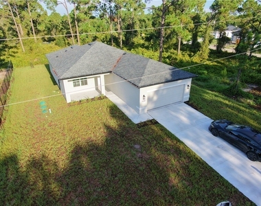 1030 Greenfield Street - Photo Thumbnail 3
