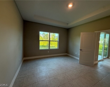 1030 Greenfield Street - Photo Thumbnail 13