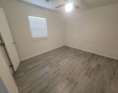 22715 Braken Manor Lane - Photo Thumbnail 12