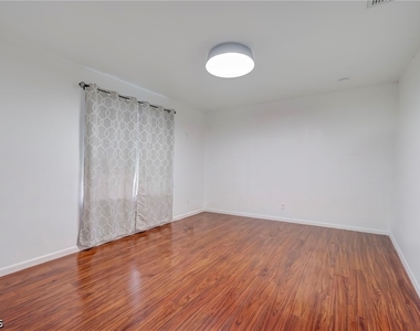 1414 Louis Ave - Photo Thumbnail 5