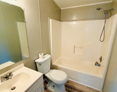 7102 King St Street - Photo Thumbnail 6