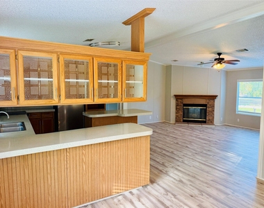 7102 King St Street - Photo Thumbnail 2