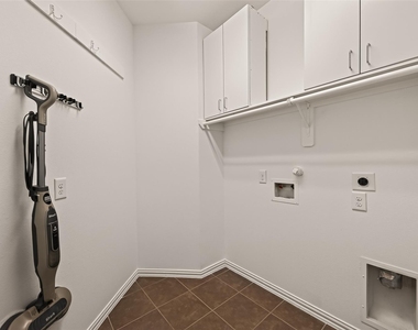 6123 Carver Pines Drive - Photo Thumbnail 9
