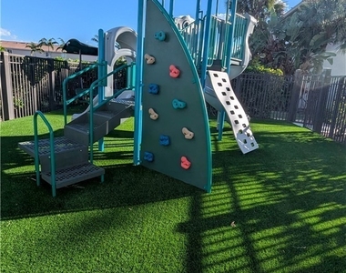 4000 Cherrybrook Loop - Photo Thumbnail 9