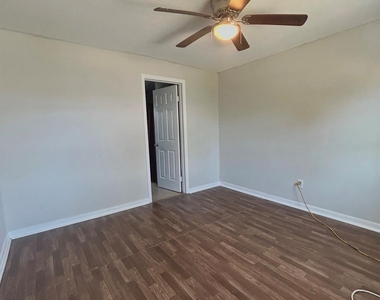 727 W 6th Unit 1 Street - Photo Thumbnail 7