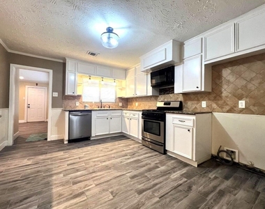 1430 Freedonia Drive - Photo Thumbnail 9