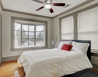 2323 Park Street - Photo Thumbnail 2