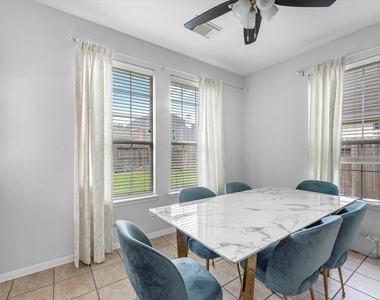 2507 Stonebury Lane - Photo Thumbnail 12