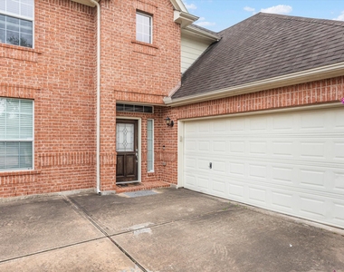 2507 Stonebury Lane - Photo Thumbnail 3