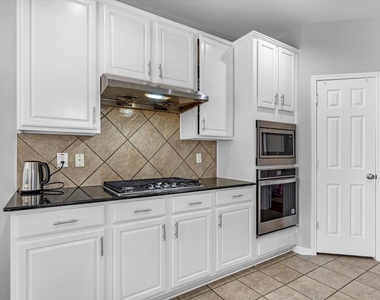 2507 Stonebury Lane - Photo Thumbnail 8