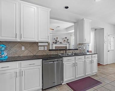 2507 Stonebury Lane - Photo Thumbnail 9