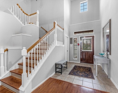 2507 Stonebury Lane - Photo Thumbnail 4