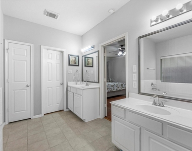 2507 Stonebury Lane - Photo Thumbnail 18
