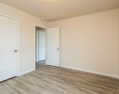 9610 Franconia Drive - Photo Thumbnail 12
