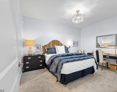 5715 Double Eagle Circle - Photo Thumbnail 32