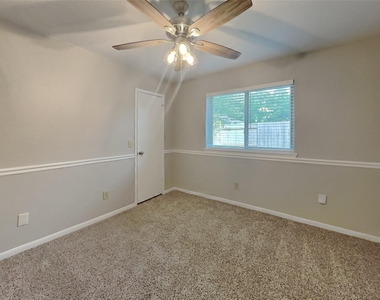 9214 Palm Shores Drive - Photo Thumbnail 13