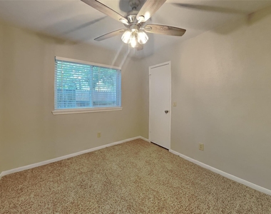 9214 Palm Shores Drive - Photo Thumbnail 11