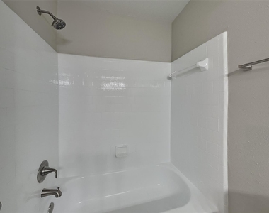 9214 Palm Shores Drive - Photo Thumbnail 15