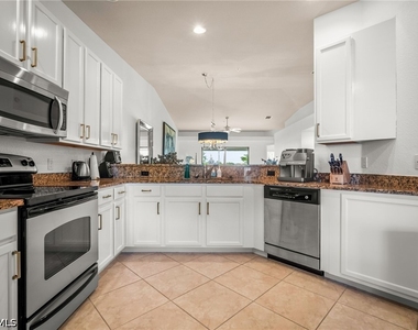 10020 Siesta Bay Drive - Photo Thumbnail 7