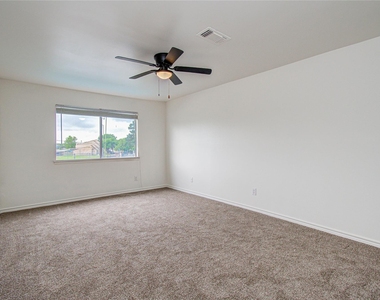 15309 Kingfield Drive - Photo Thumbnail 6